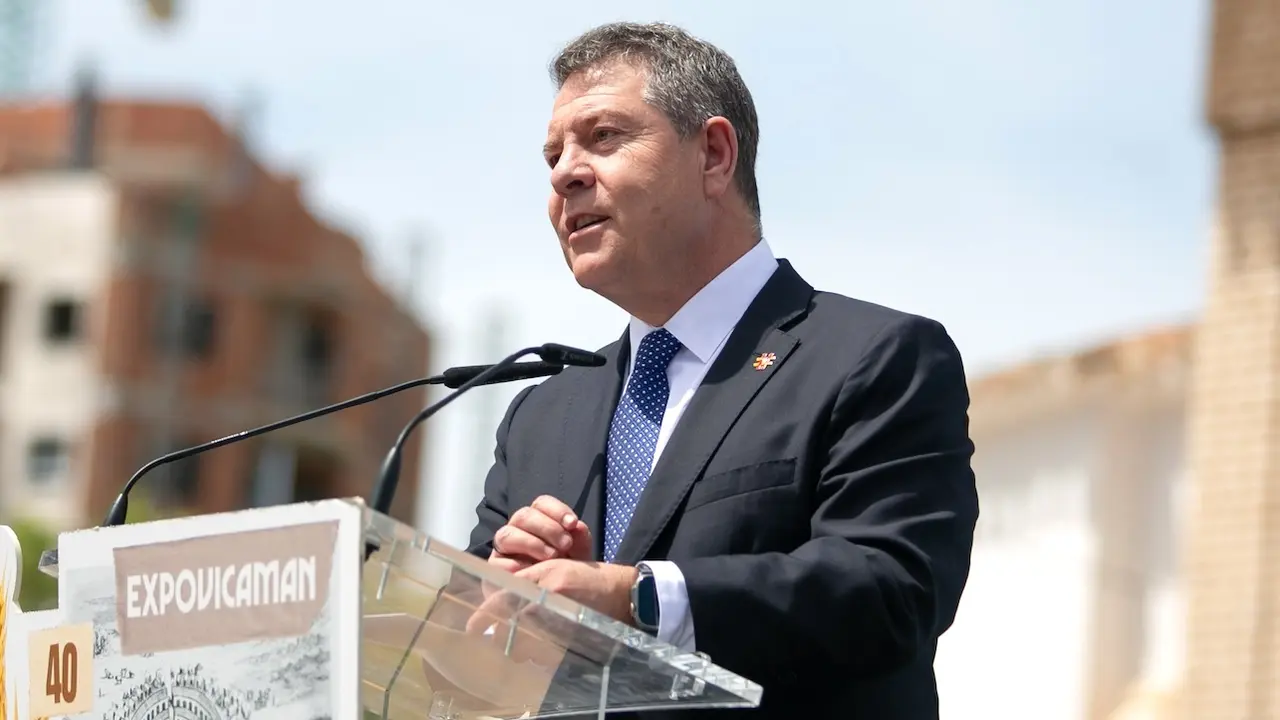 El presidente autonómico, Emiliano García-Page, ha visitado en Albacete, la Feria Agrícola y Ganadera de Castilla-La Mancha (EXPOVICAMAN)