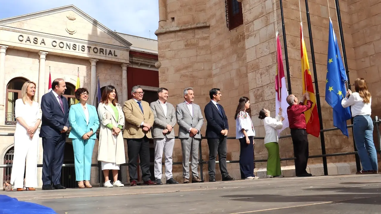 El vicepresidente segundo de Castilla-La Mancha, José Manuel Caballero, ha presidido el acto institucional por el Día de Europa en Valdepeñas (Ciudad Real)