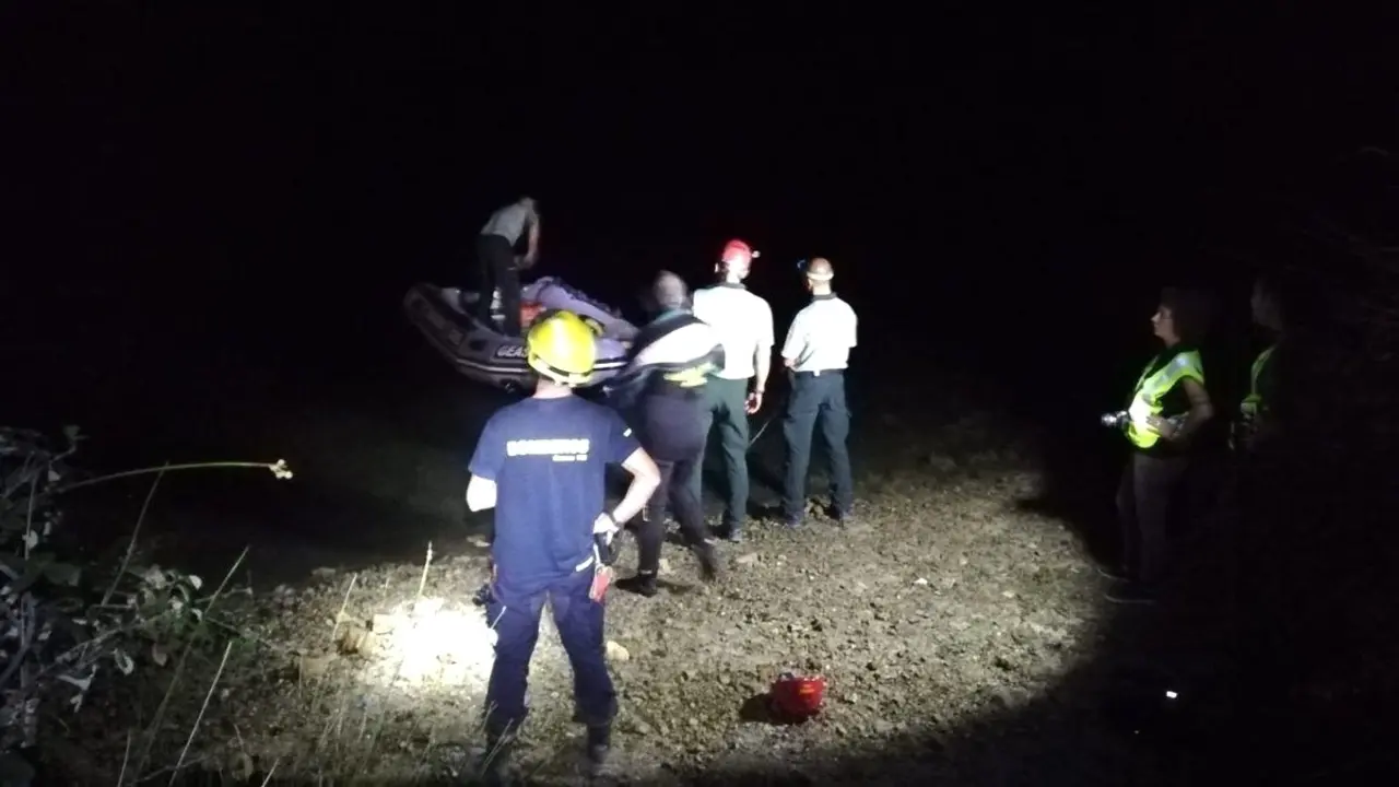 Encuentran el cadáver de un hombre de 45 años brutalmente asesinado en un río, geas