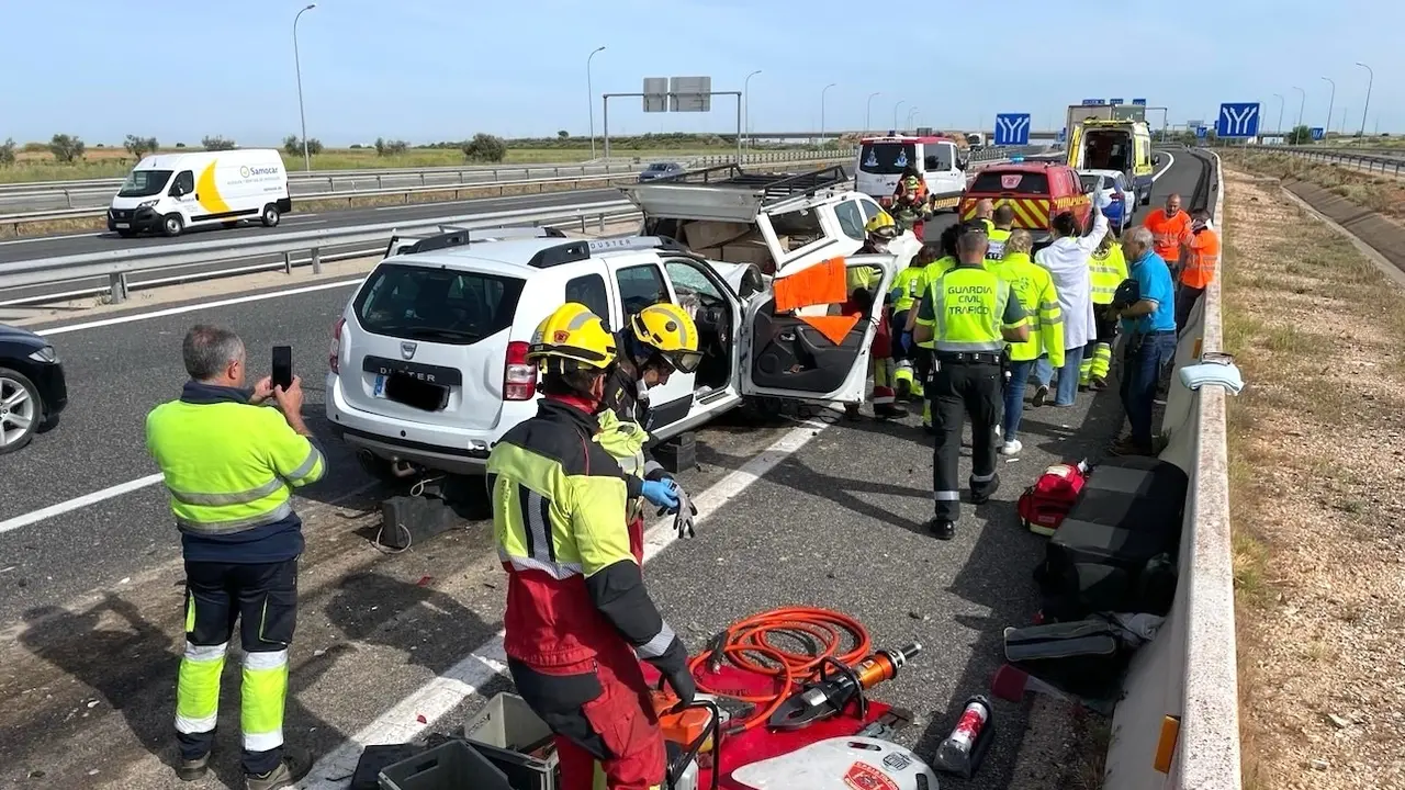Una herida grave y tres heridos leves tras la colisión de dos turismos en la A-4 en Ocaña (Toledo)
