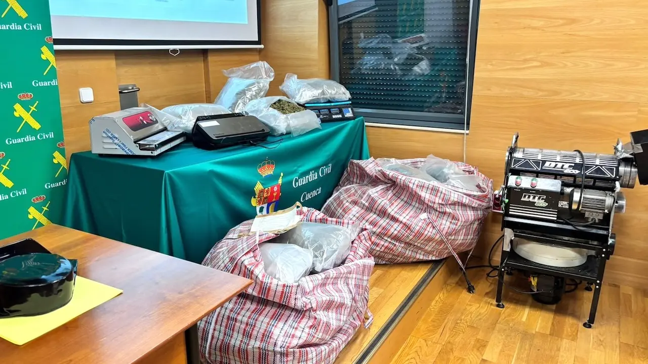 Detienen a 15 personas de una organización internacional de cultivo de marihuana con centro en Iniesta (Cuenca)