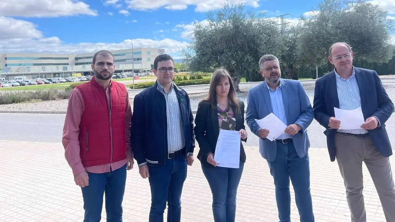 Diputados del PP alertan del cierre de la Unidad de Críticos del hospital de Almansa