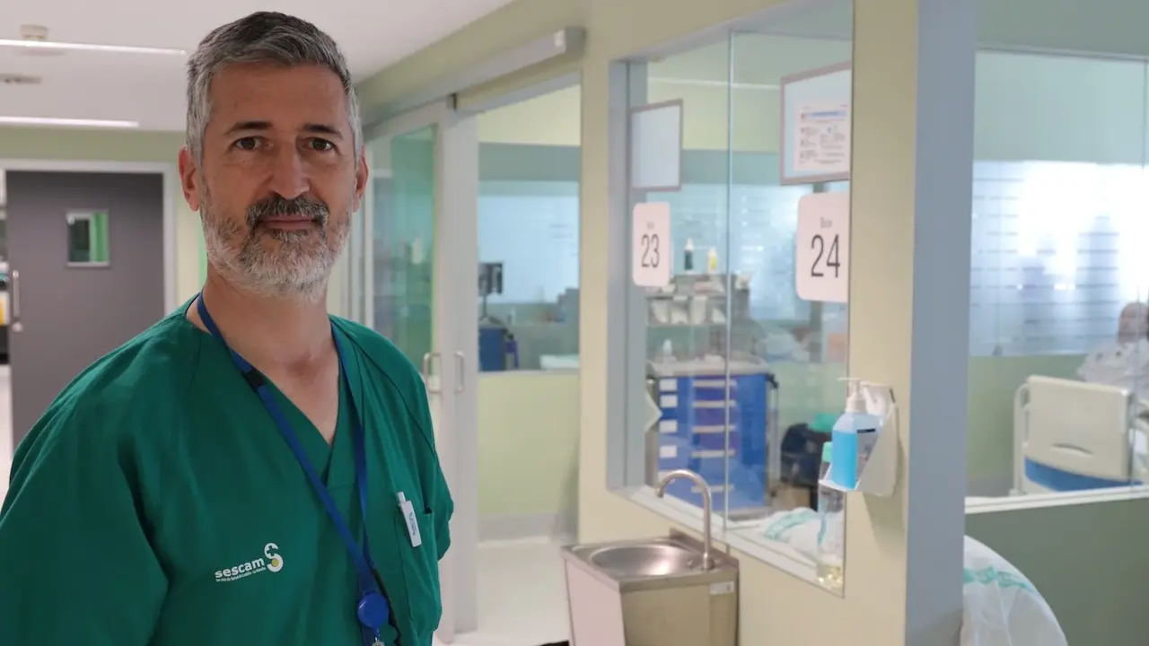 El hospital de Toledo lidera un estudio nacional sobre pacientes con ventilación mecánica. En la imagen el doctor Gonzalo Hernández Martínez
