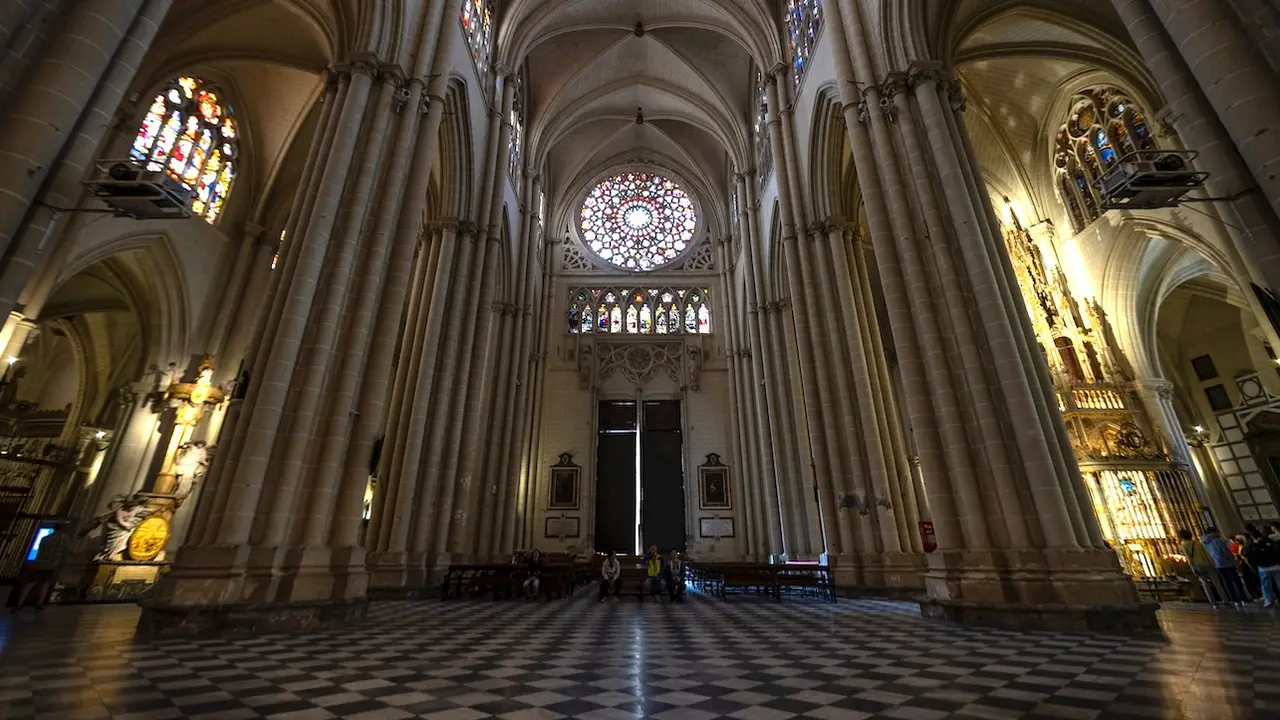 La Catedral de Toledo trabaja en varios frentes de cara a conmemorar, en 2026, el octavo centenario de un templo que no solo es el Primado sino que, desde el punto de vista patrimonial, es "el más rico del mundo" - EFE/Ismael Herrero