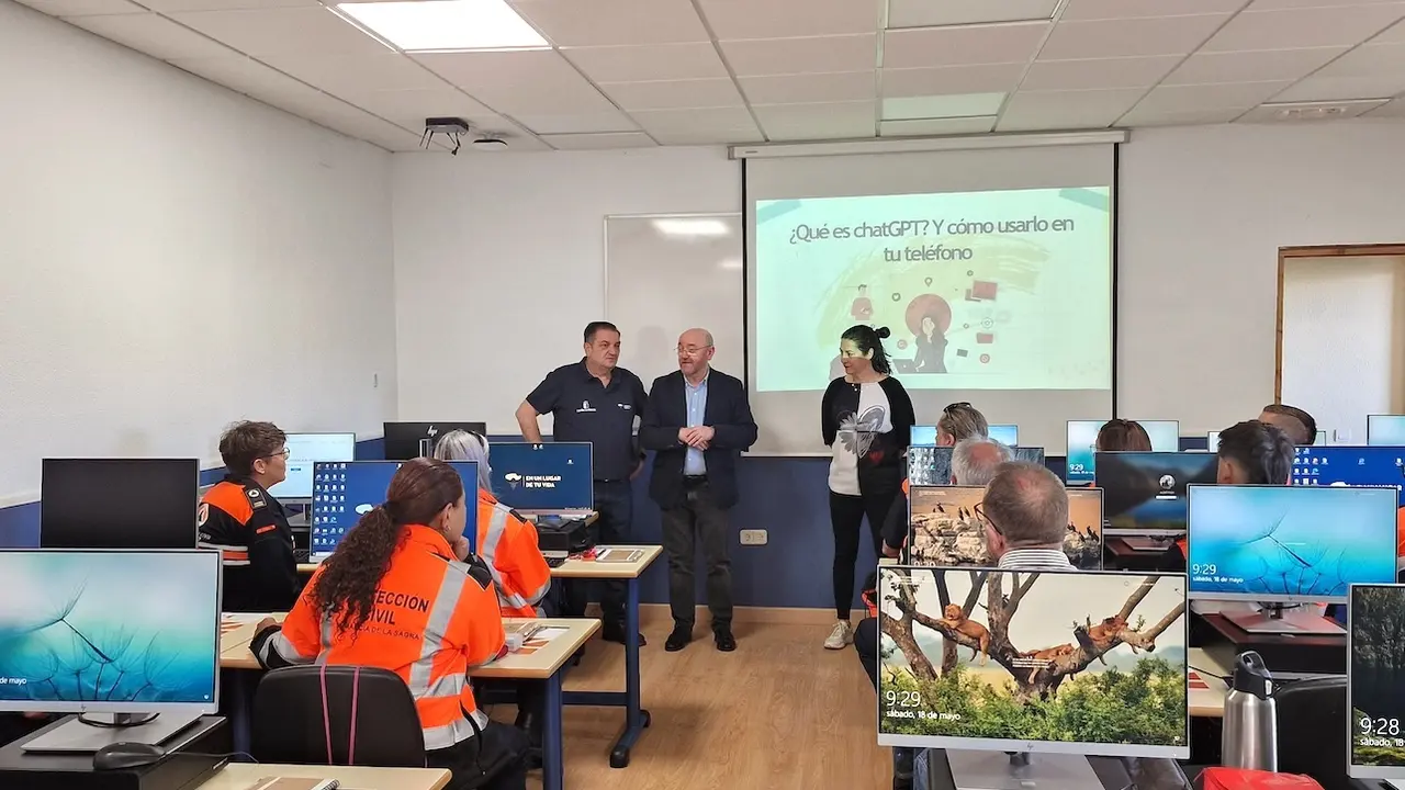 Voluntarios de Protección Civil se forman en conocimiento y utilización de la IA
