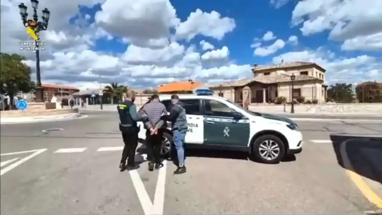 Tres detenidos, entre ellos un peligroso delincuente, por robos con violencia