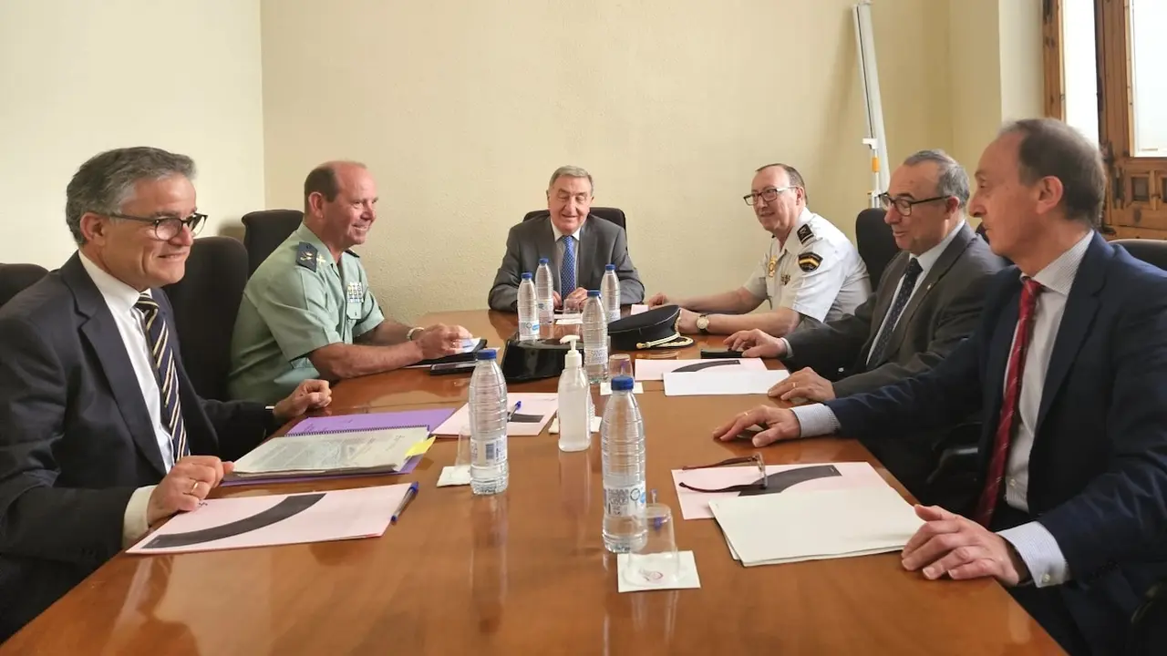Fiscales y Fuerzas de Seguridad abogan por mejorar los cauces de comunicación