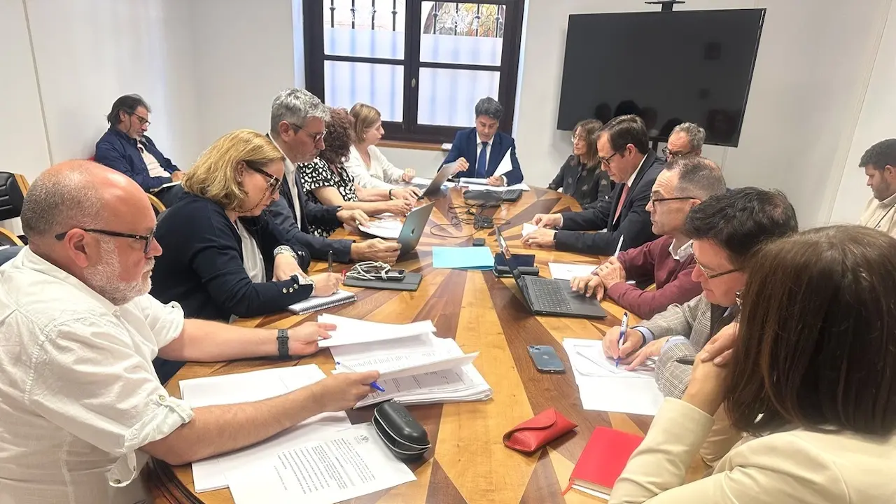 En la imagen un instante de la reunión de la Comisión de Hacienda del Ayuntamiento de Toledo