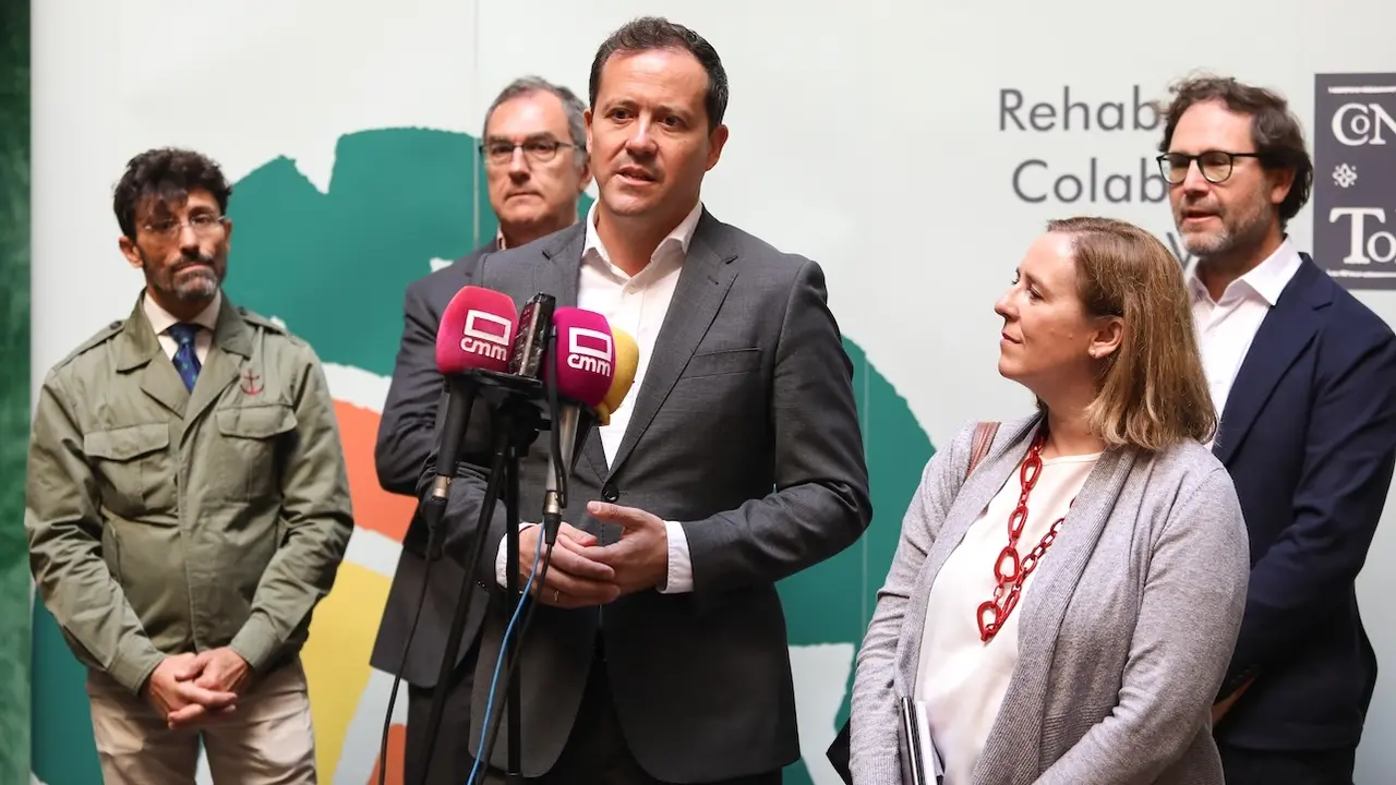El alcalde de Toledo, Carlos Velázquez, en rueda de prensa tras presidir la reunión de la Comisión Ejecutiva del Consorcio de la Ciudad de Toledo