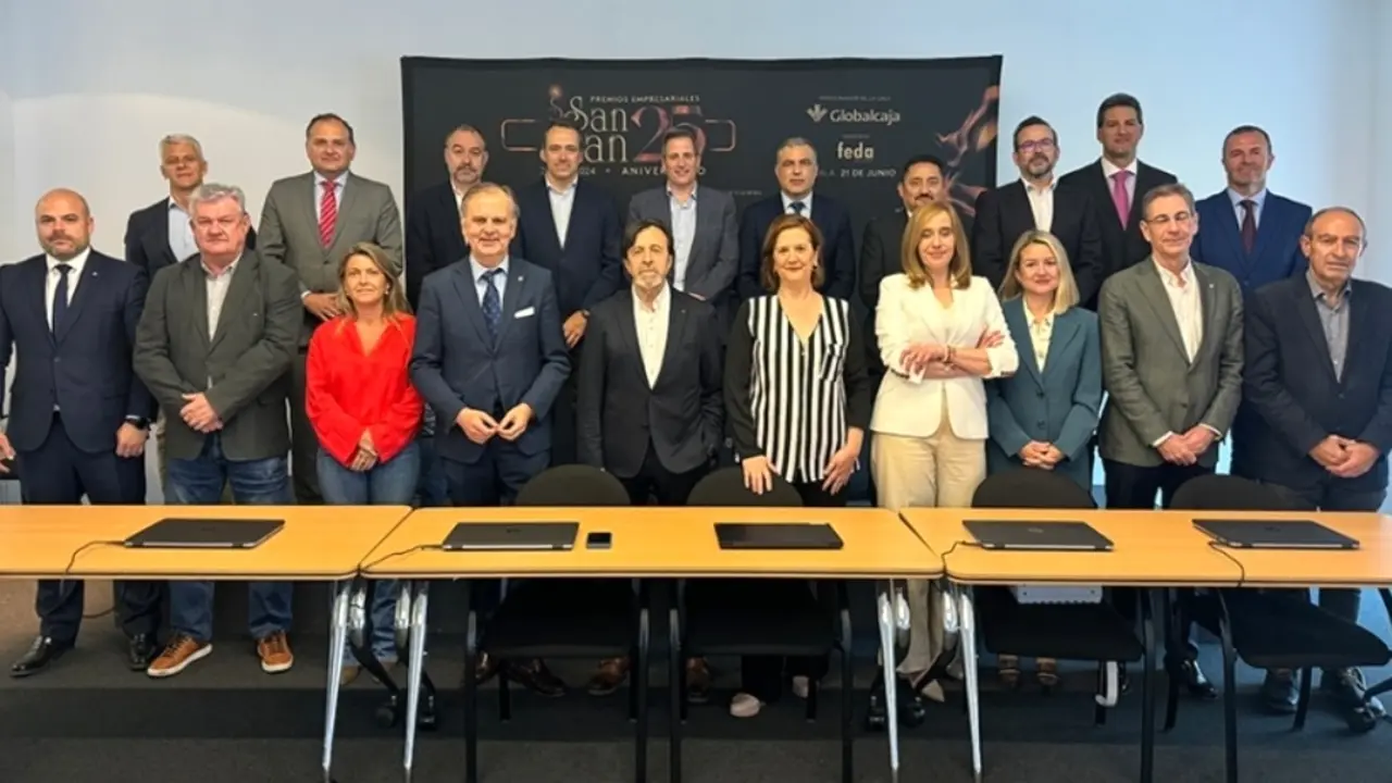 Imagen de familia del jurado de los Premios 'San Juan' que concede cada año la Confederación de Empresarios de Albacete (FEDA)