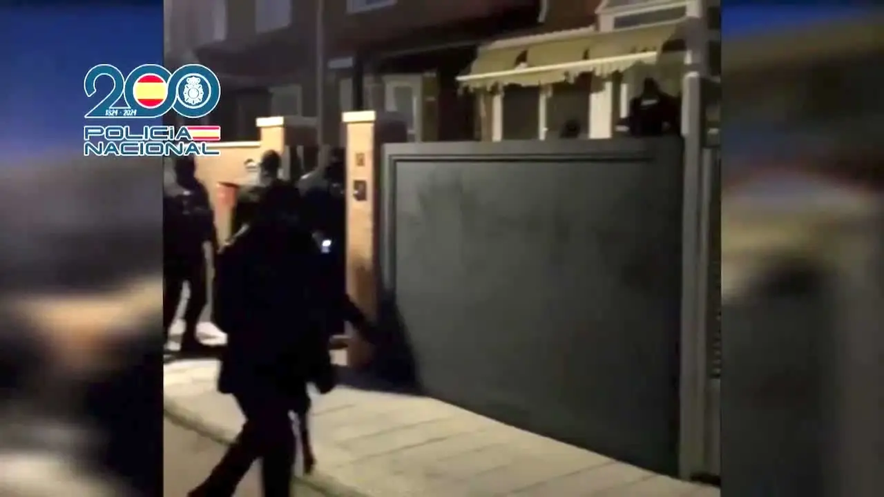 Caen dos bandas con 69 detenidos por la regularización fraudulenta de inmigrantes chinos