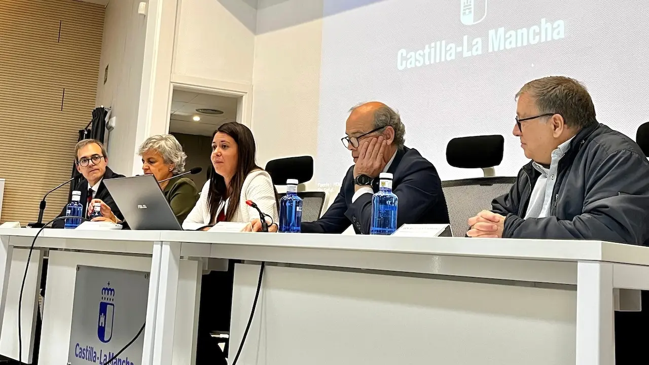 La consejera de Bienestar Social de Castilla-La Mancha, Bárbara García Torijano, ha participado en la I Jornada de Formación Jurídica en Discapacidad celebrada en Cuenca