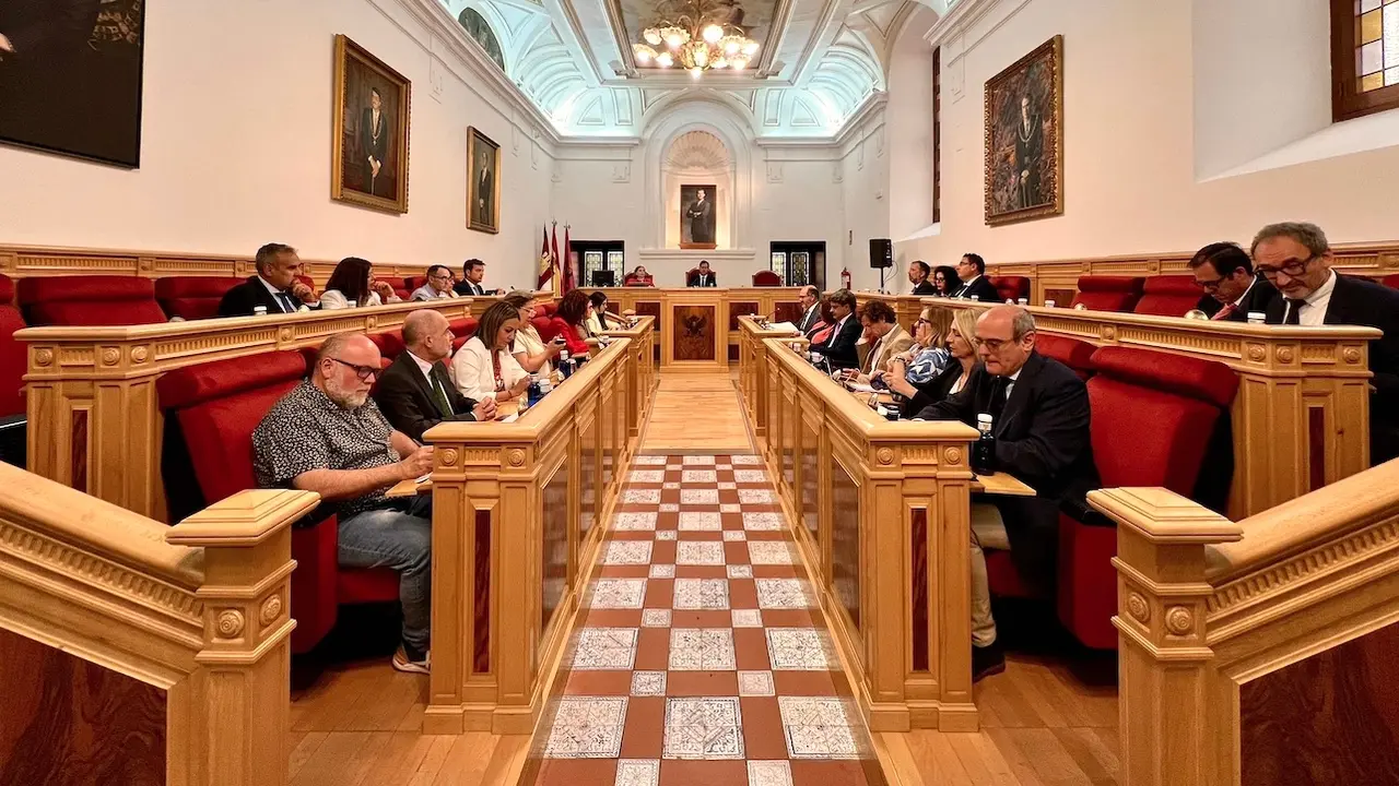 En la imagen un instante del Pleno del Ayuntamiento de Toledo celebrado este viernes en el Consistorio