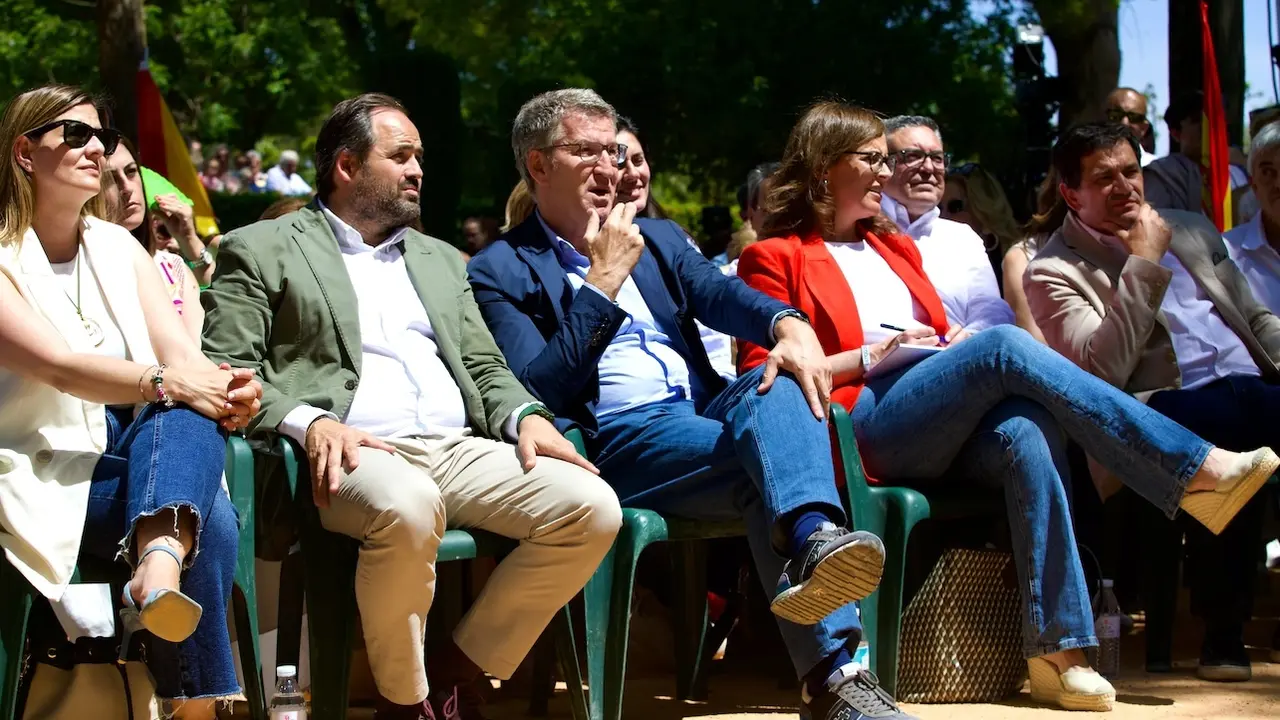 El presidente del PP, Alberto Núñez Feijóo, este sábado en la localidad de Tomelloso (Ciudad Real) donde ha participado en un acto de la campaña electoral