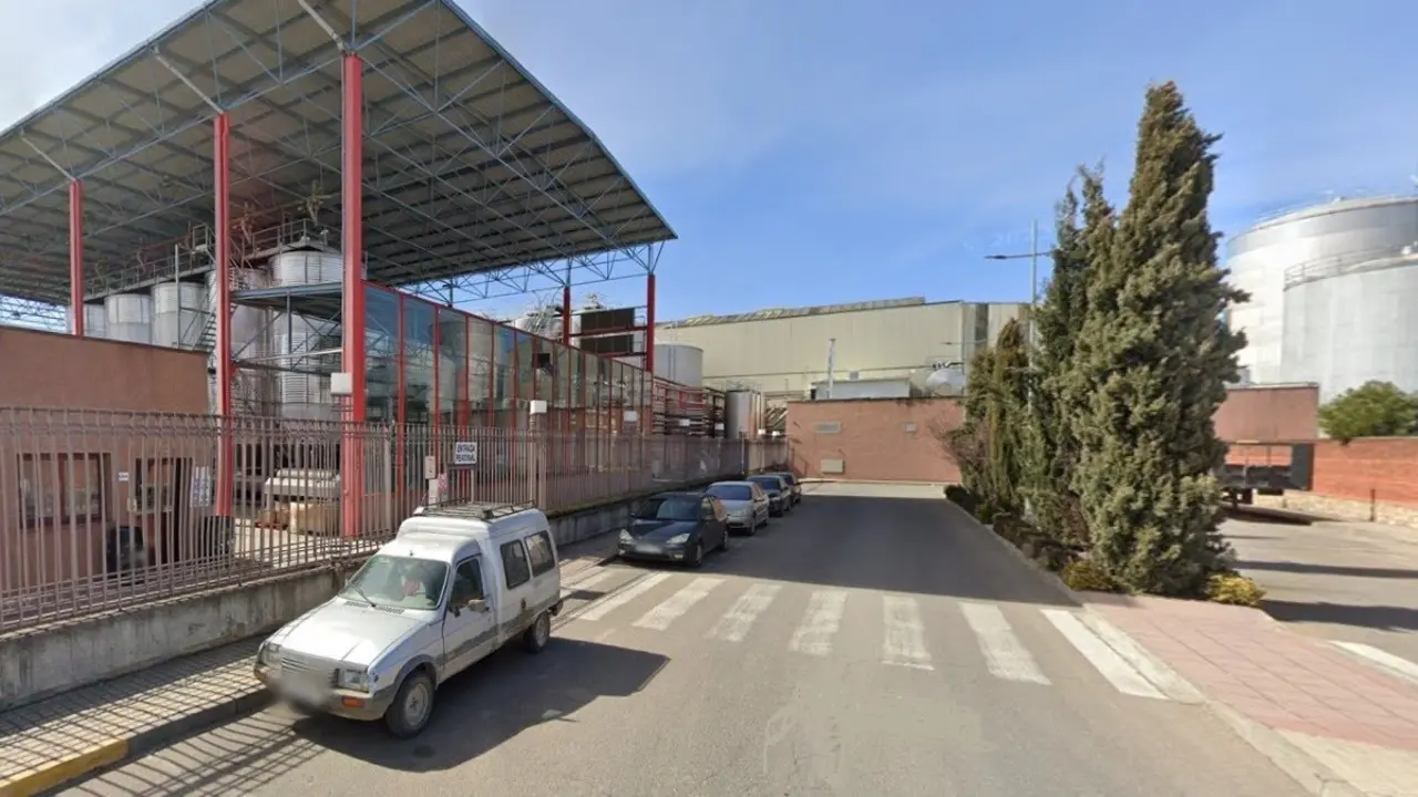 Trasladado grave al hospital tras recibir una descarga eléctrica en una bodega industrial de La Puebla de Almoradiel (Toledo)