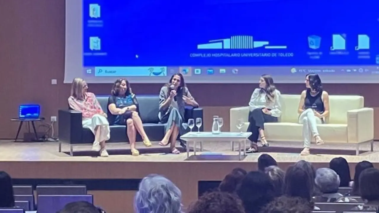 Profesionales sanitarias de Toledo destierran en una jornada el "tabú" de la menopausia, que "no es menos ni es pausa"