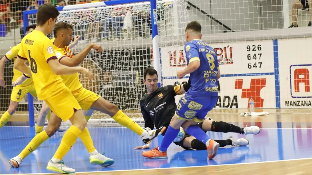 El Quesos El Hidalgo Manzanares fuerza el tercer partido contra el Barça (5-4)