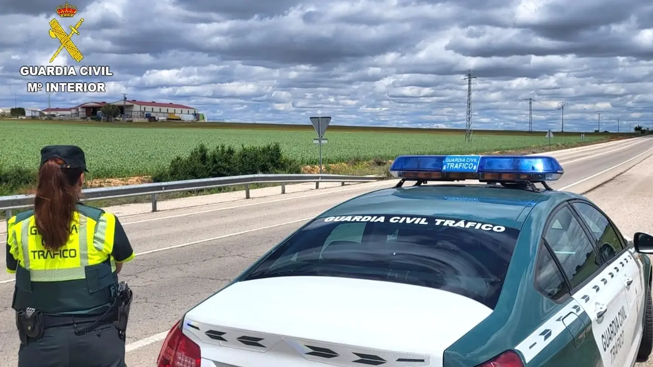 Investigado un menor por conducir sin carné un coche y provocar un accidente