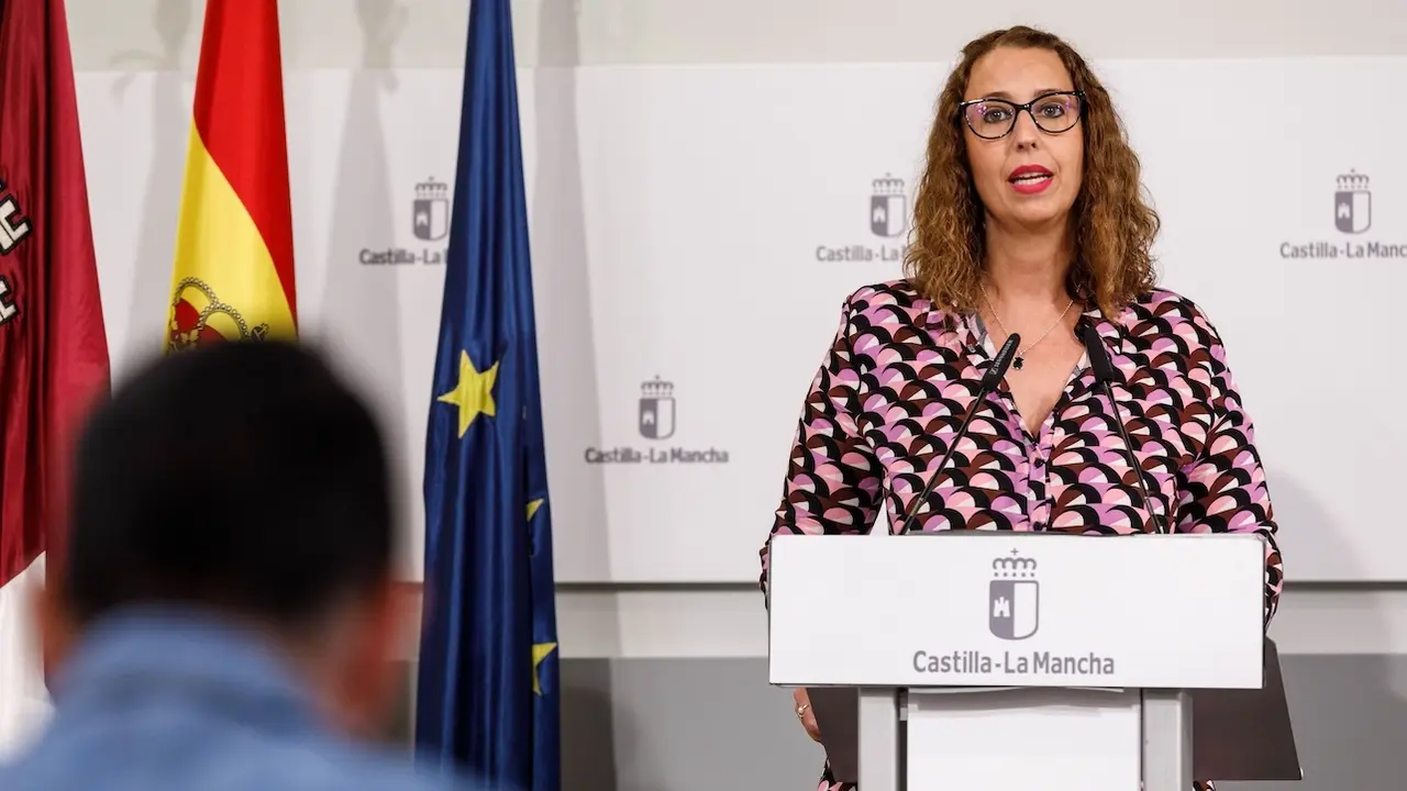 La consejera de Igualdad de Castilla-La Mancha, Sara Simón, ha informado en rueda de prensa de asuntos de su departamento abordados en el Consejo de Gobierno