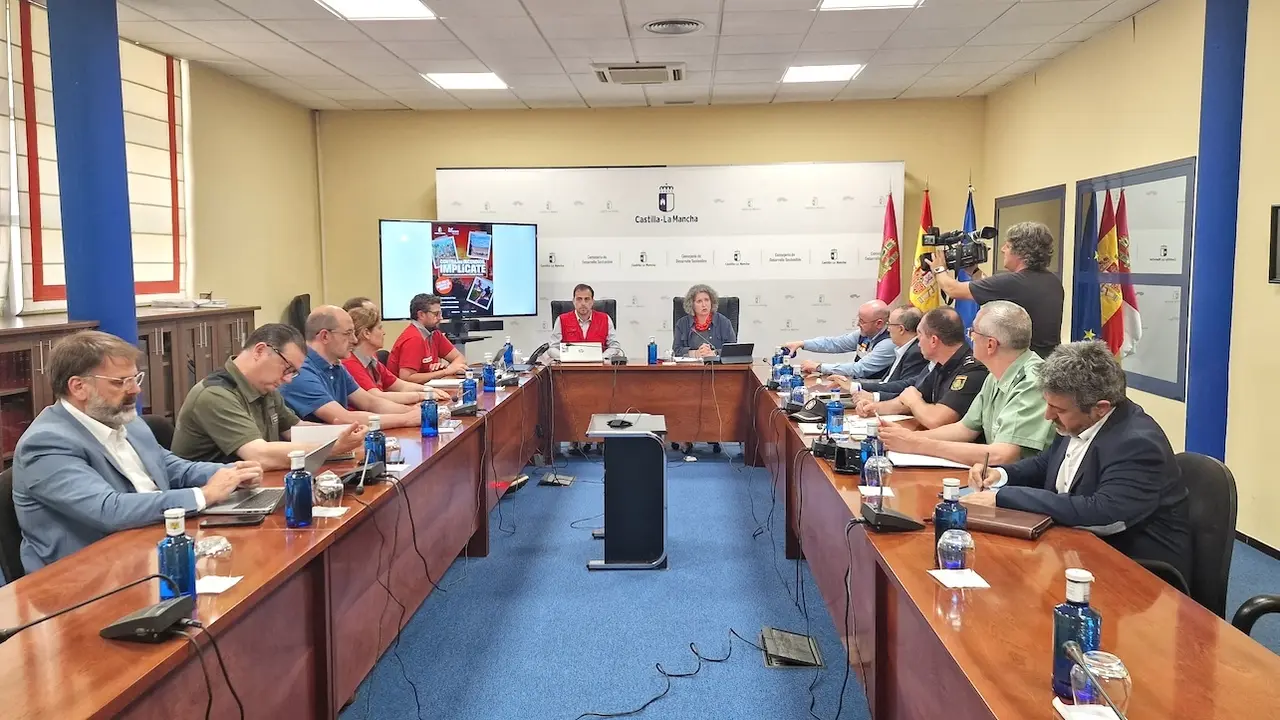 La consejera de Desarrollo Sostenible, Mercedes Gómez, ha presidido la reunión del Comité Asesor Regional de Incendios Forestales