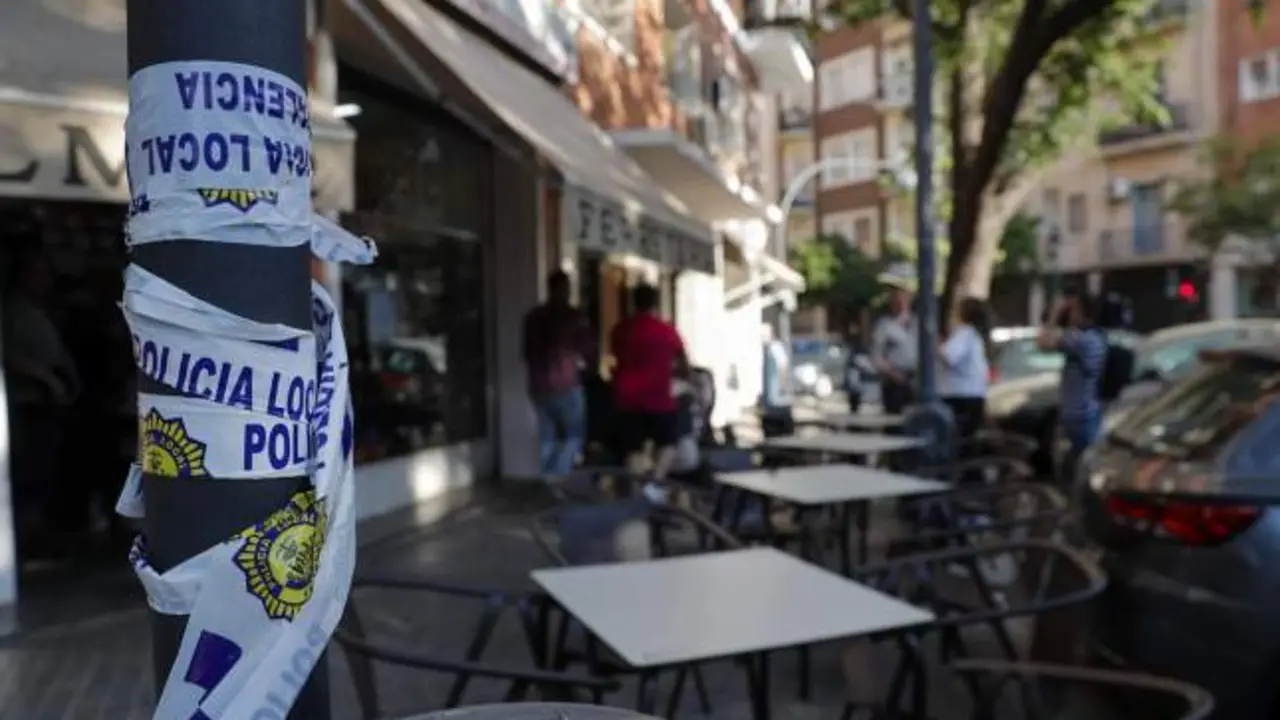 Mata a su tío a puñaladas en plena calle tras una discusión por la herencia familiar