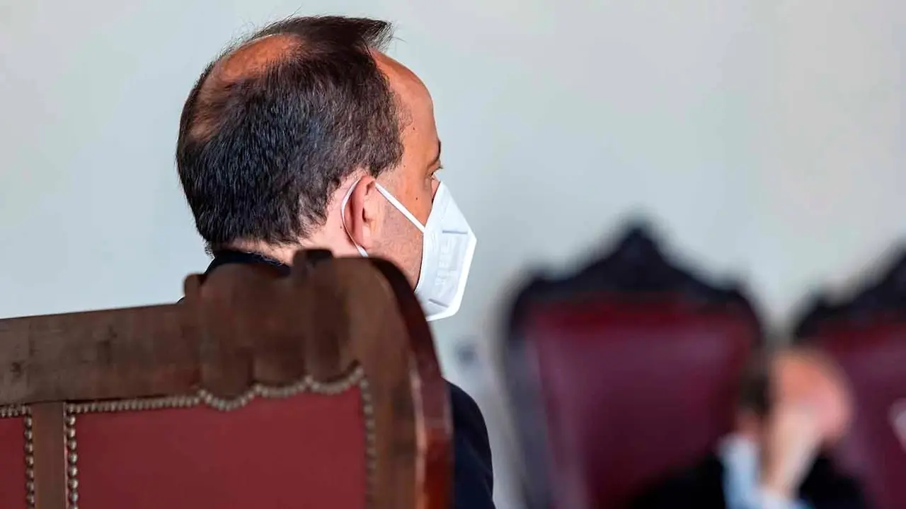 La Audiencia Provincial de Toledo juzgó al sacerdote de Talavera por la agresión sexual continuada de una menor en su despacho parroquial durante varios años - EFE/Ángeles Visdómine