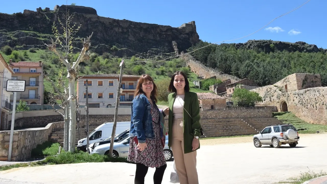 La diputada provincial de Patrimonio, Ferias y Turismo, Mayte Megía, durante una visita oficial.