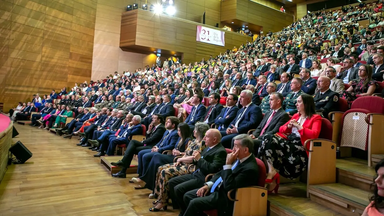 Asistentes al acto institucional del Día de Castilla-La Mancha celebrado este 31 de mayo de 2024 en el Palacio de Congresos 'El Greco' de la ciudad de Toledo