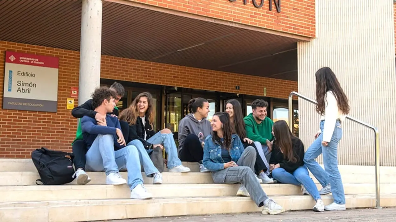 El DOCM publica la congelación de los precios de acceso a la universidad de Castilla-La Mancha, UCLM, universitarios, estudiantes, campus,