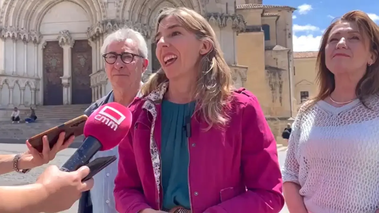 La número 3 de la candidatura de Ciudadanos al Parlamento Europeo, Mariana Boadella, atendiendo a los medios este domingo en su visita a Cuenca