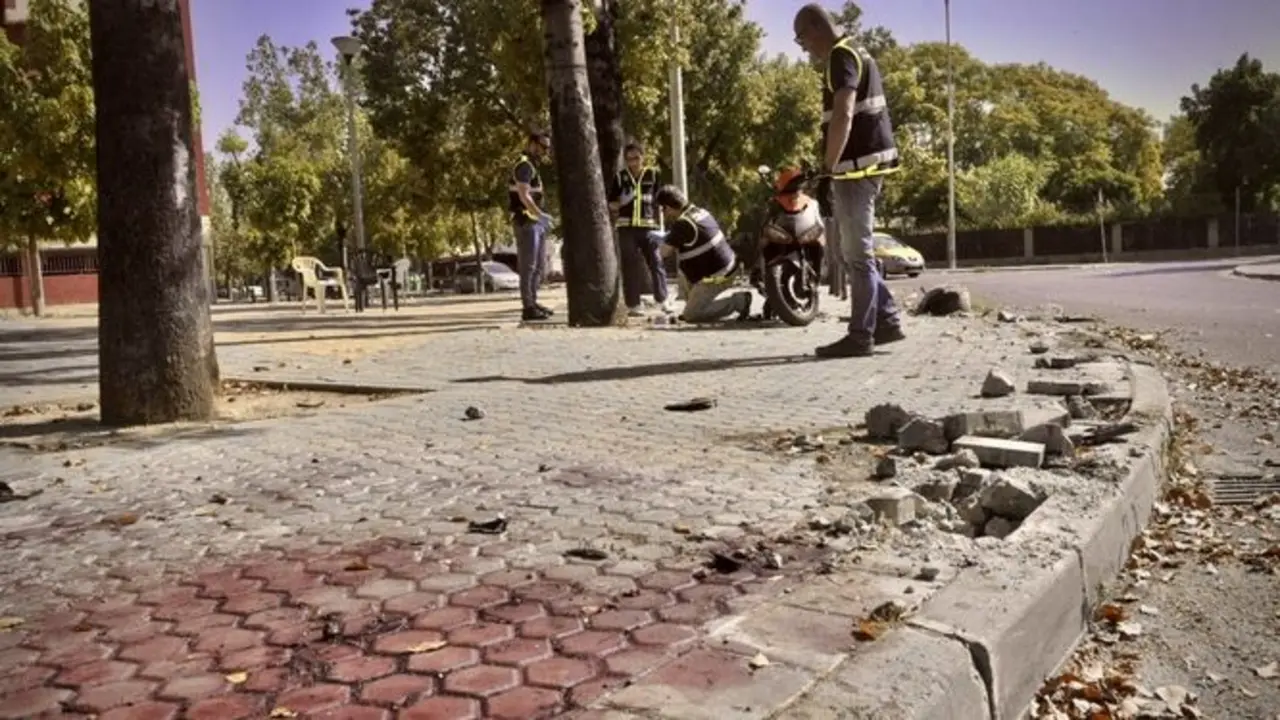 Muere dos hombres asesinados a puñaladas durante una reyerta en un polígono - Fotografía: Diario de Sevilla/Juan Carlos Vázquez, cadáver, crimen, atropello, atropellado