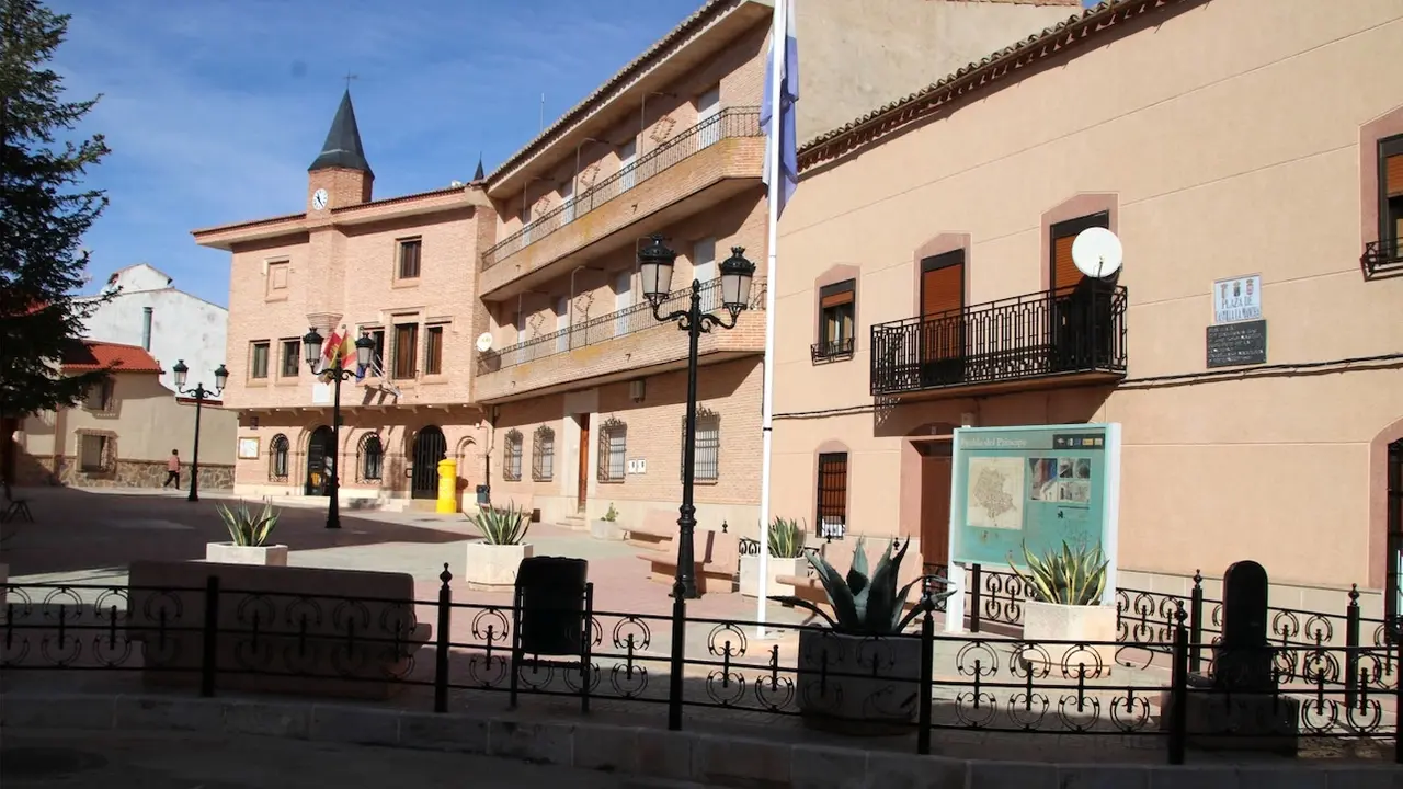 En la imagen de archivo el Ayuntamiento de Puebla del Príncipe (Ciudad Real)