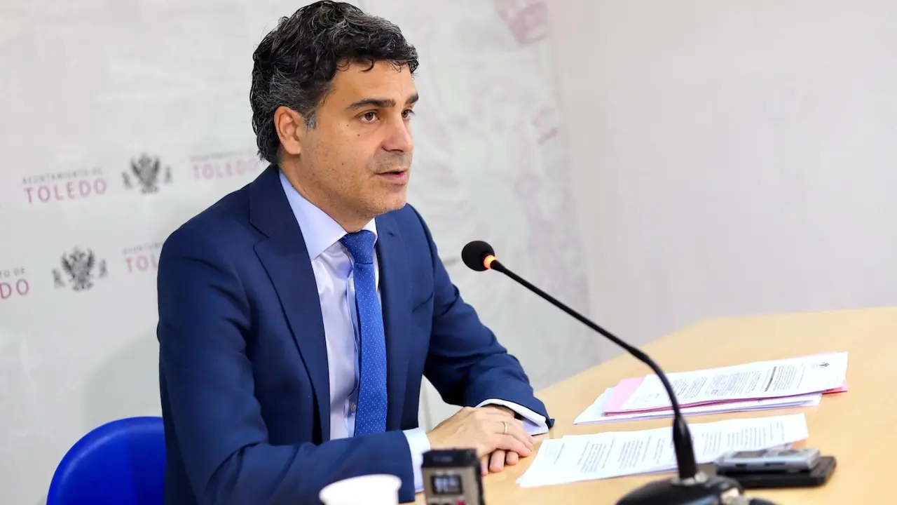 El concejal de Hacienda y portavoz del Ayuntamiento de Toledo, Juan José Alcalde, ha informado de los asuntos de la Junta de Gobierno Local