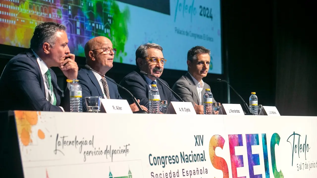 El consejero de Sanidad de Castilla-La Mancha, Jesús Fernández Sanz, ha participado en la inauguración del XIV Congreso Nacional Sociedad Española Electromedicina e Ingeniería Clínica que ha tenido lugar en el Palacio de Congresos ‘El Greco’ de Toledo