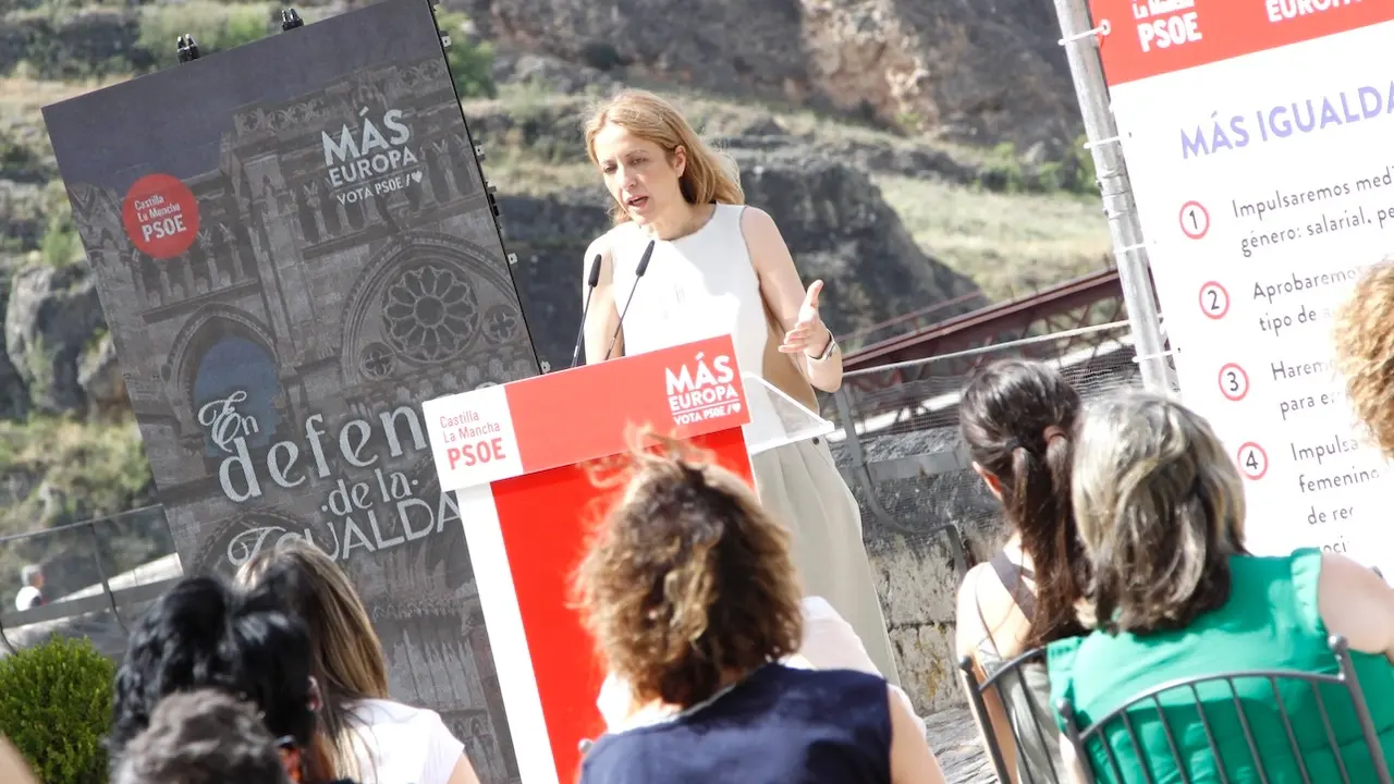 Acto de firma de compromisos en defensa de la Igualdad celebrado en Cuenca con la candidata a la reelección al Parlamento Europeo y vicesecretaria general del PSOE de Castilla-La Mancha, Cristina Maestre