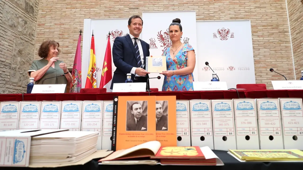La familia de Luis Serrano Vivar dona su archivo personal a todos los toledanos