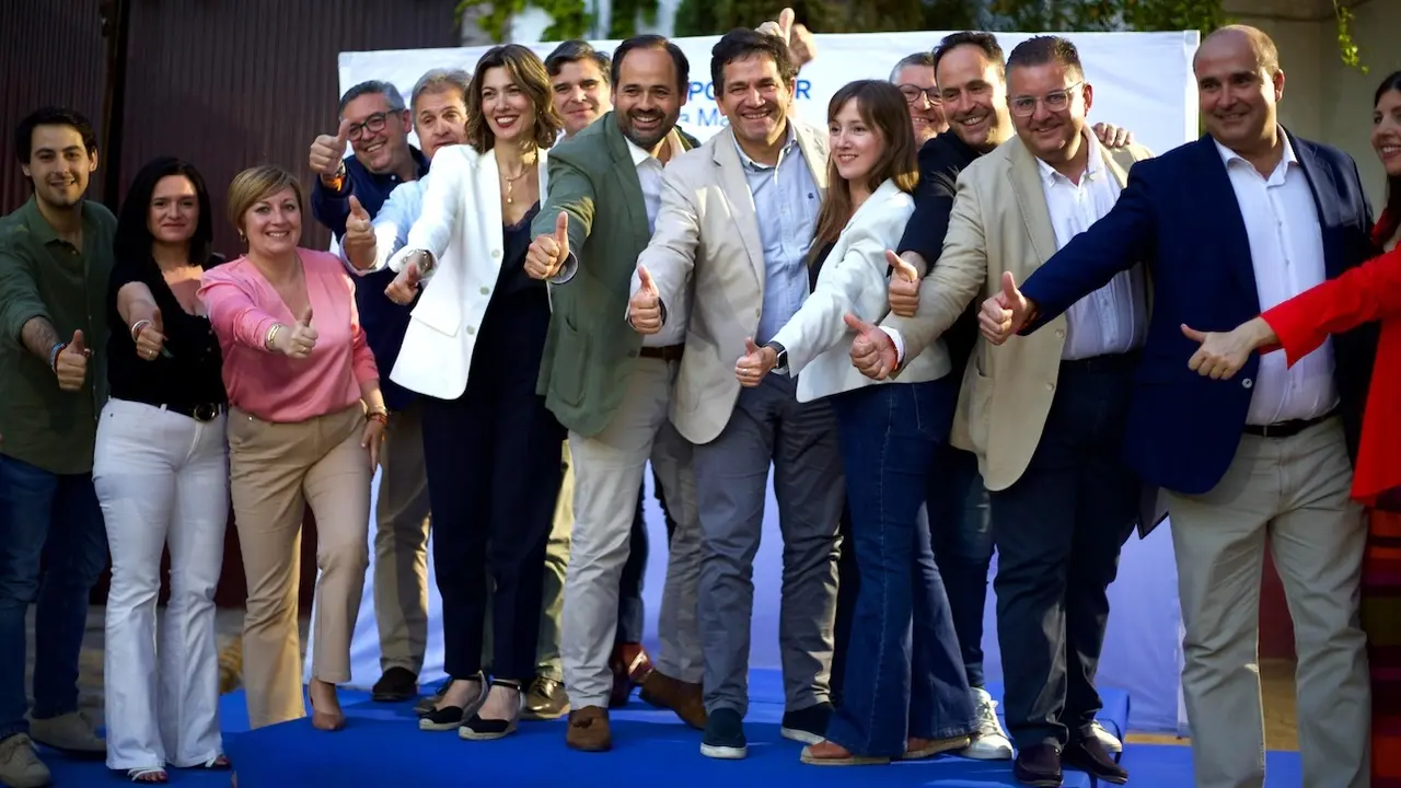 El presidente del PP de Castilla-La Mancha, Paco Núñez, ha participado en el acto de cierre de campaña del partido en Campo de Criptana (Ciudad Real)