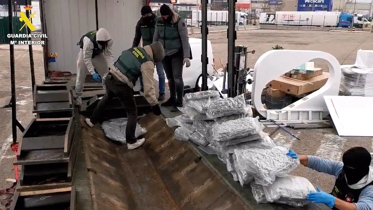 Desmantelan una red de tráfico internacional de marihuana con 28 detenidos