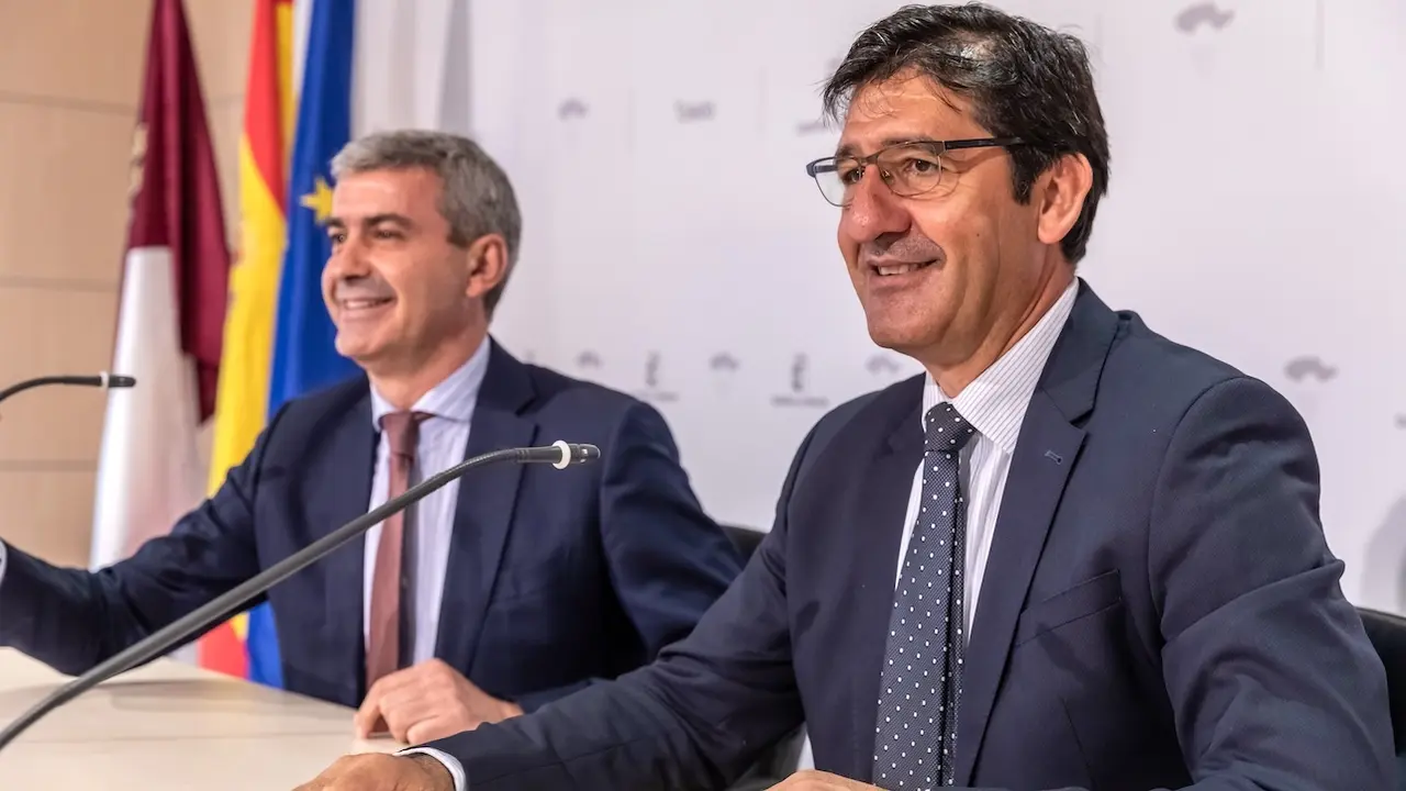 El vicepresidente segundo del Gobierno de Castilla- La Mancha, José Manuel Caballero, ha mantenido una reunión de trabajo con el delegado de la Junta en la provincia de Toledo, Álvaro Gutiérrez, y con los delegados y delegadas provinciales de las distintas consejerías