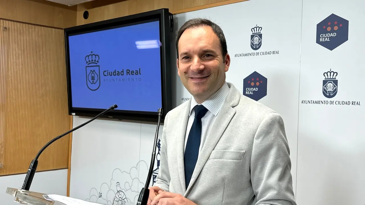 El portavoz del equipo de Gobierno del Ayuntamiento de Ciudad Real, Guillermo Arroyo, ha informado en rueda de prensa de los asuntos de la Junta de Gobierno Local