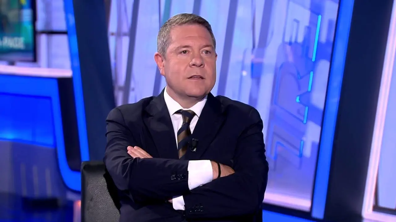 El presidente de Castilla-La Mancha, Emiliano García-Page, en un momento de la entrevista en Trece televisión