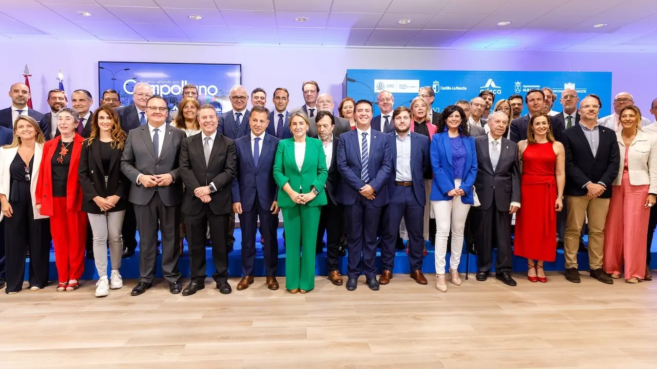 El presidente de Castilla-La Mancha, Emiliano García-Page, ha asistido en Albacete, a la conmemoración del 50 Aniversario del Parque Empresarial ‘Campollano’