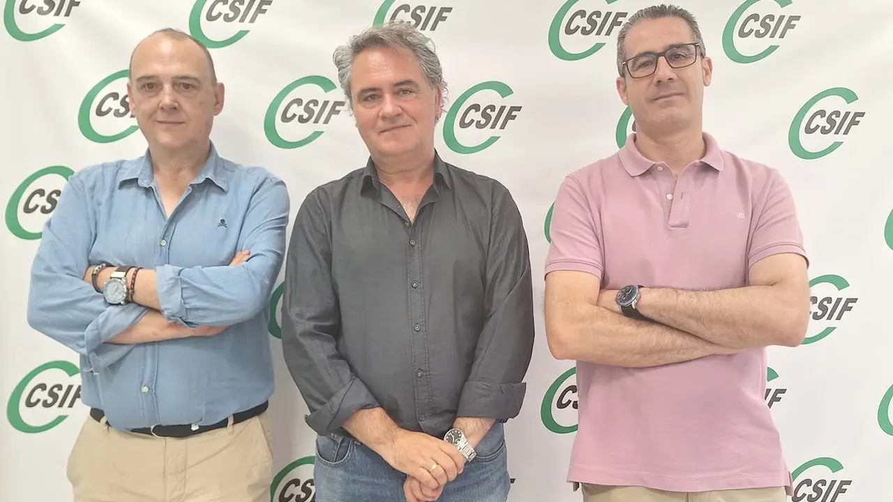 De izquierda a derecha, Joaquín Sánchez, Manuel Sánchez y Manuel Maldonado