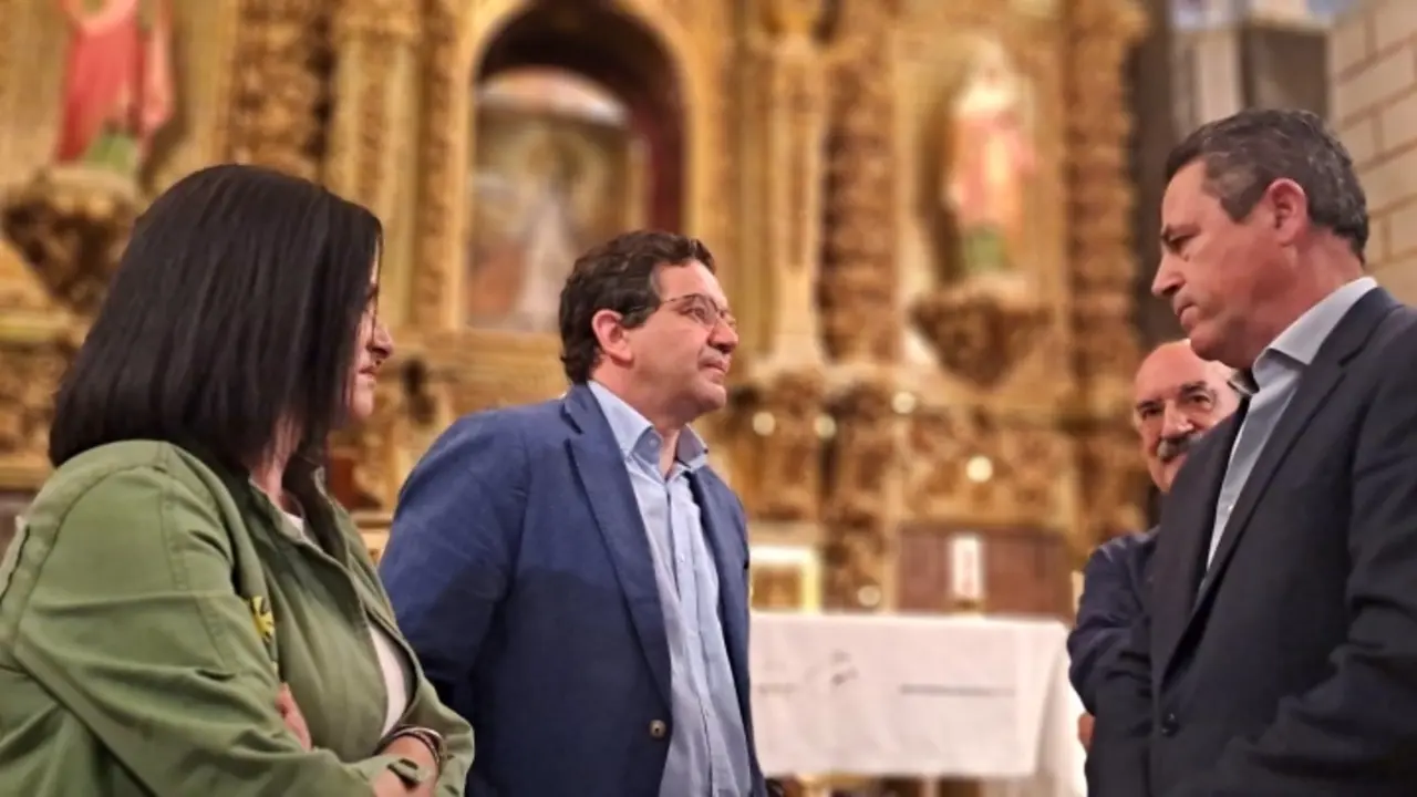 El presidente de la Diputación de Ciudad Real, Miguel Ángel Valverde, ha visitado el Santuario de las Virtudes, de donde ha sido sustraída la imagen de la patrona de Santa Cruz de Mudela