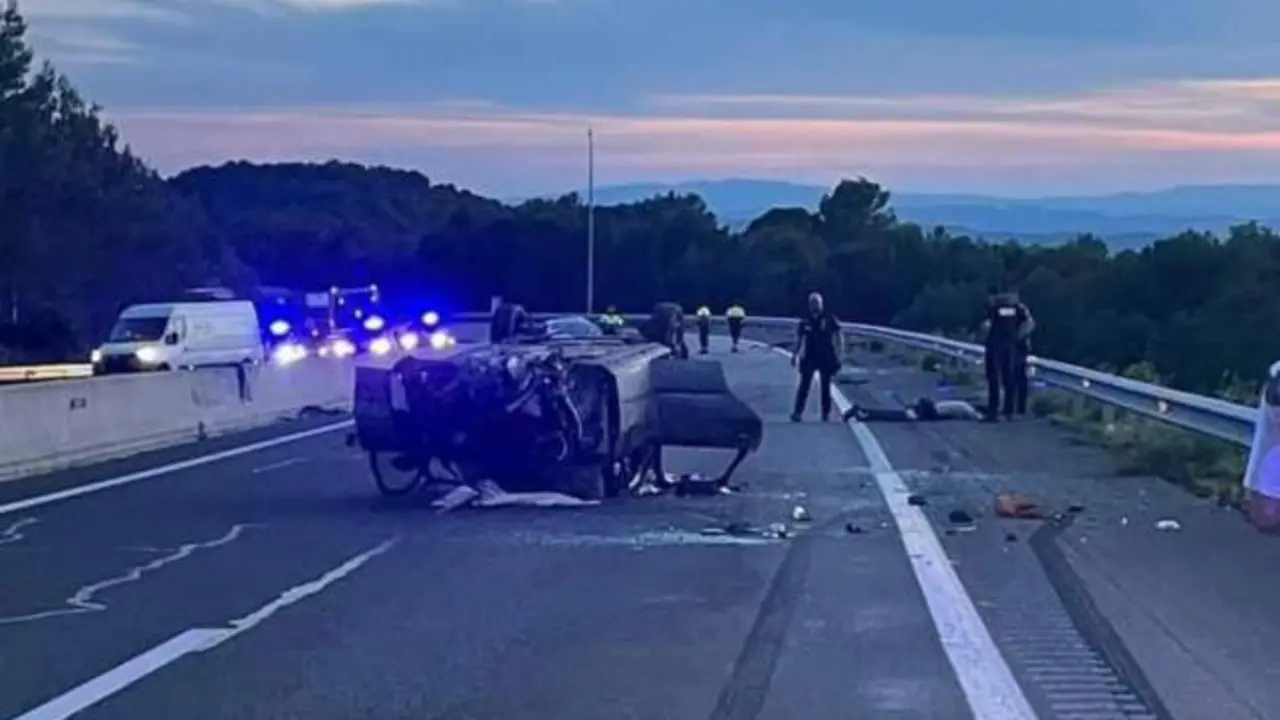 VIDEO. Escapa de los policías a 180 km/h contra dirección y provoca un accidente