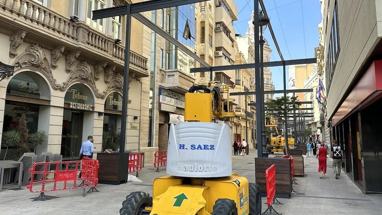 Ecologistas en Acción rechaza la colocación de 2.000 paraguas en Albacete al suponer "un impacto ambiental importante"