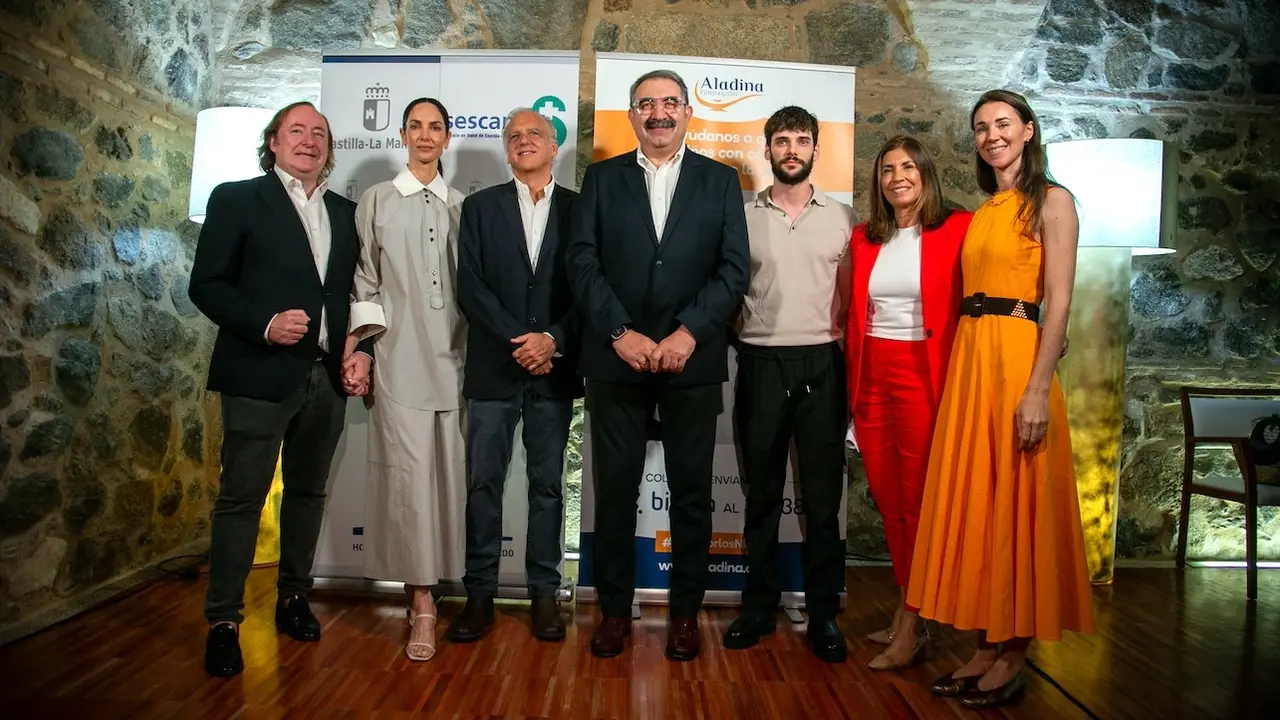 El consejero de Sanidad, Jesús Fernández Sanz, firma un convenio de colaboración con la Fundación Aladina, para el proyecto de Humanización del Área de Pediatría del Hospital Universitario de Toledo