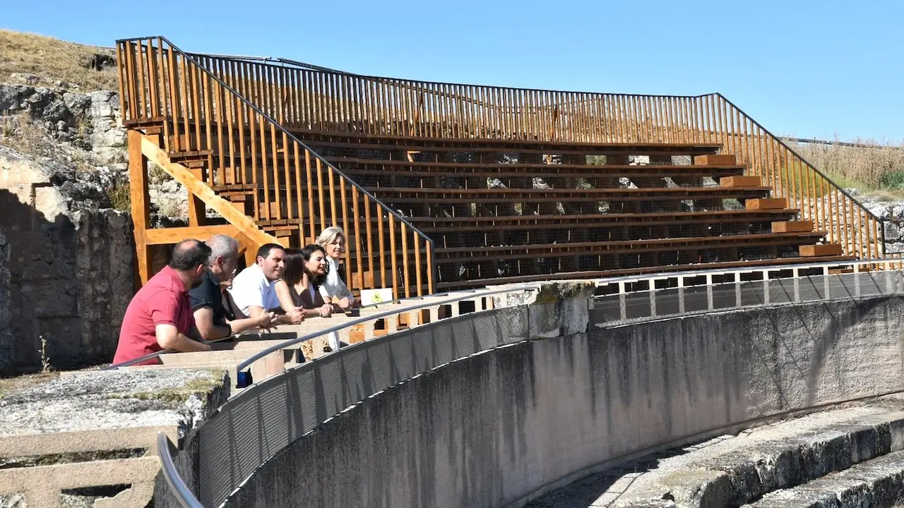 El graderío del Parque Arqueológico de Segóbriga suma 120 nuevas plazas