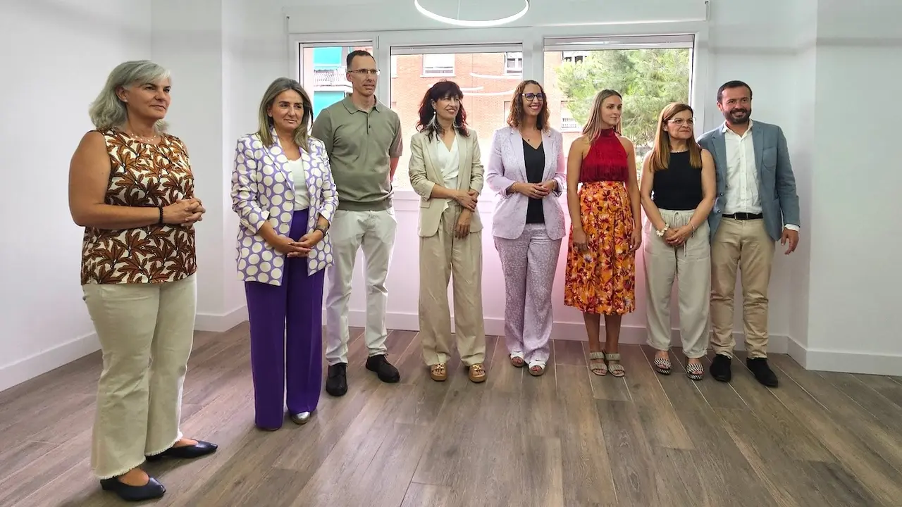 La ministra de Igualdad, Ana Redondo, durante la visita que ha realizado al futuro Centro de Atención Integral a la Violencia Sexual que pronto se abrirá en Guadalajara