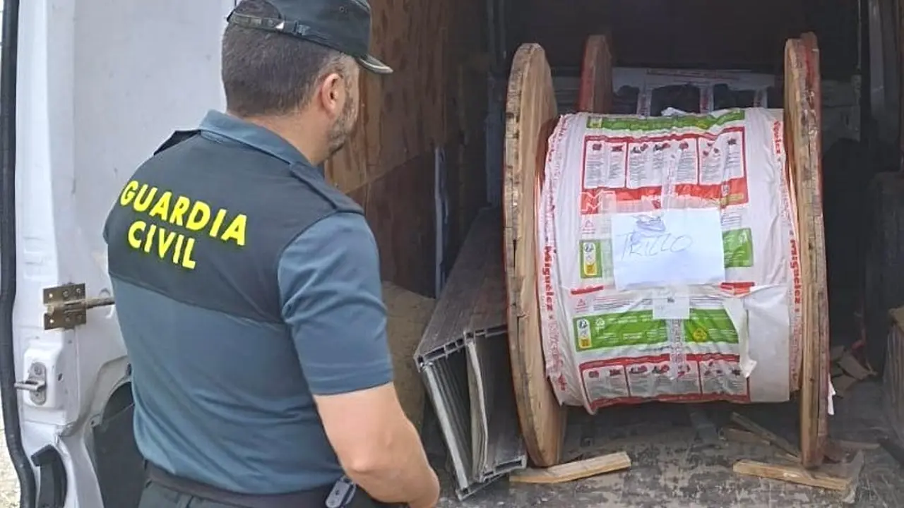 Detenido con 3 toneladas de cobre un joven que acababa de robarlos en una obra